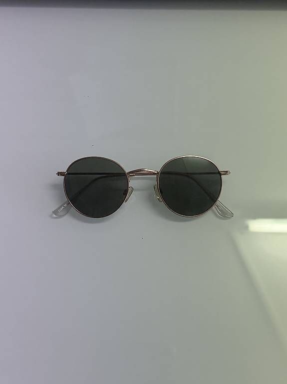 Occhiali & Lenti: RUNDE SONNENBRILLE – Usato da Luzern venduto da nit_z9dx