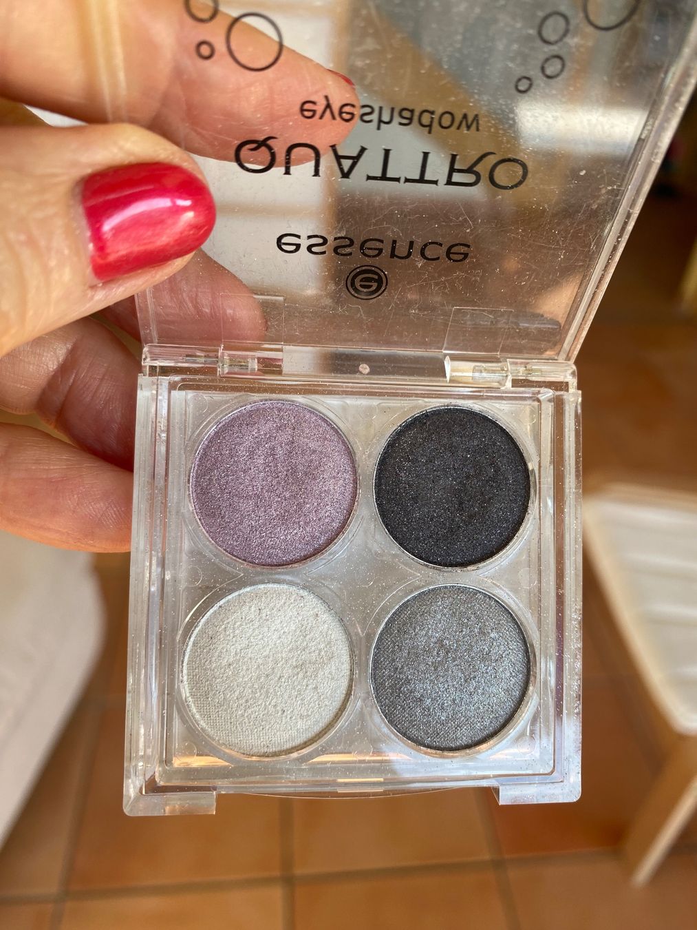 Make-up: Essence palette maquillage – Usato da Belmont-sur-Lausanne venduto da chu_vxf5 1