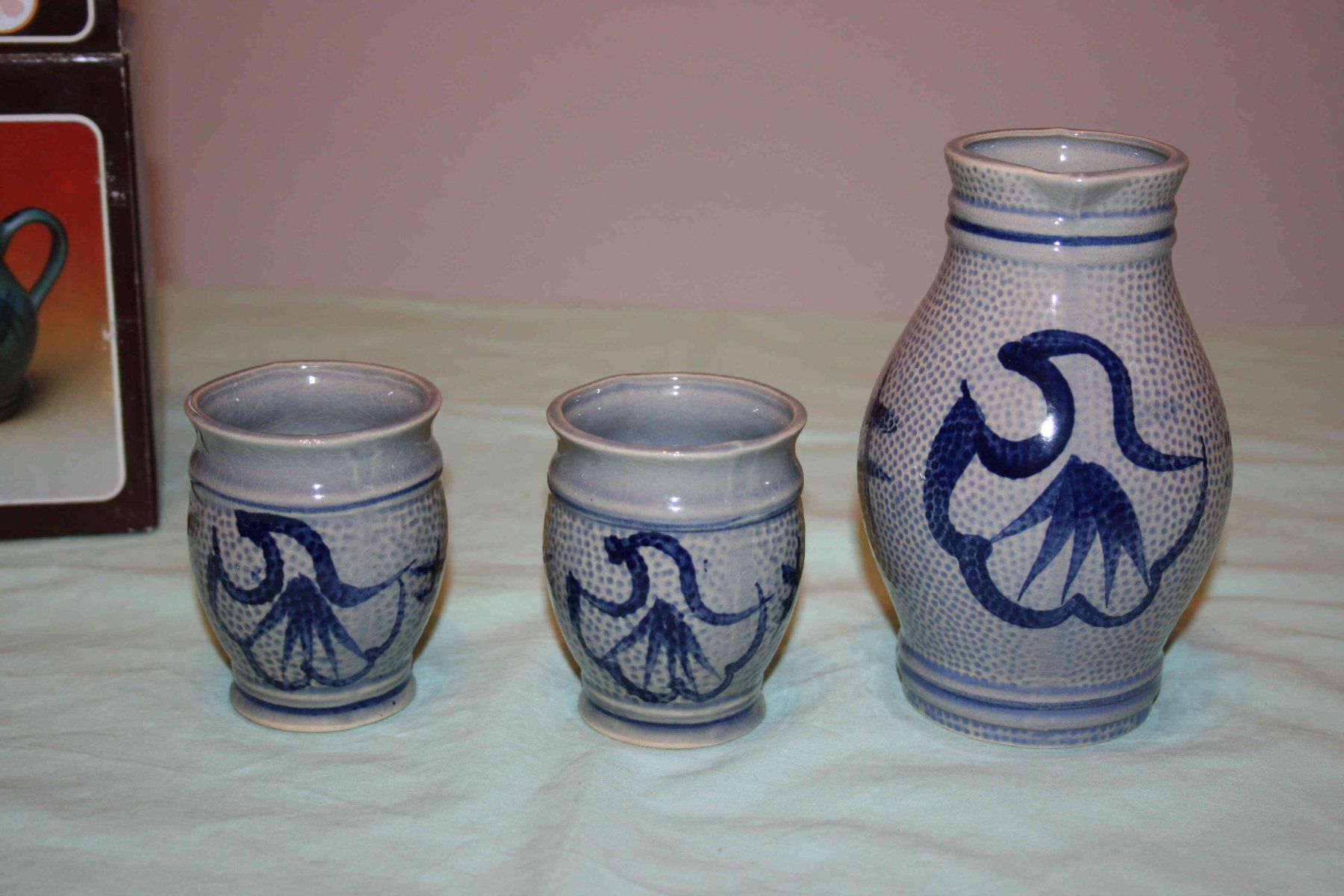 Carafes: Keramik / Stein Krug mit zwei Bechern. – D'occasion à Cadenazzo par Mikeshop 5