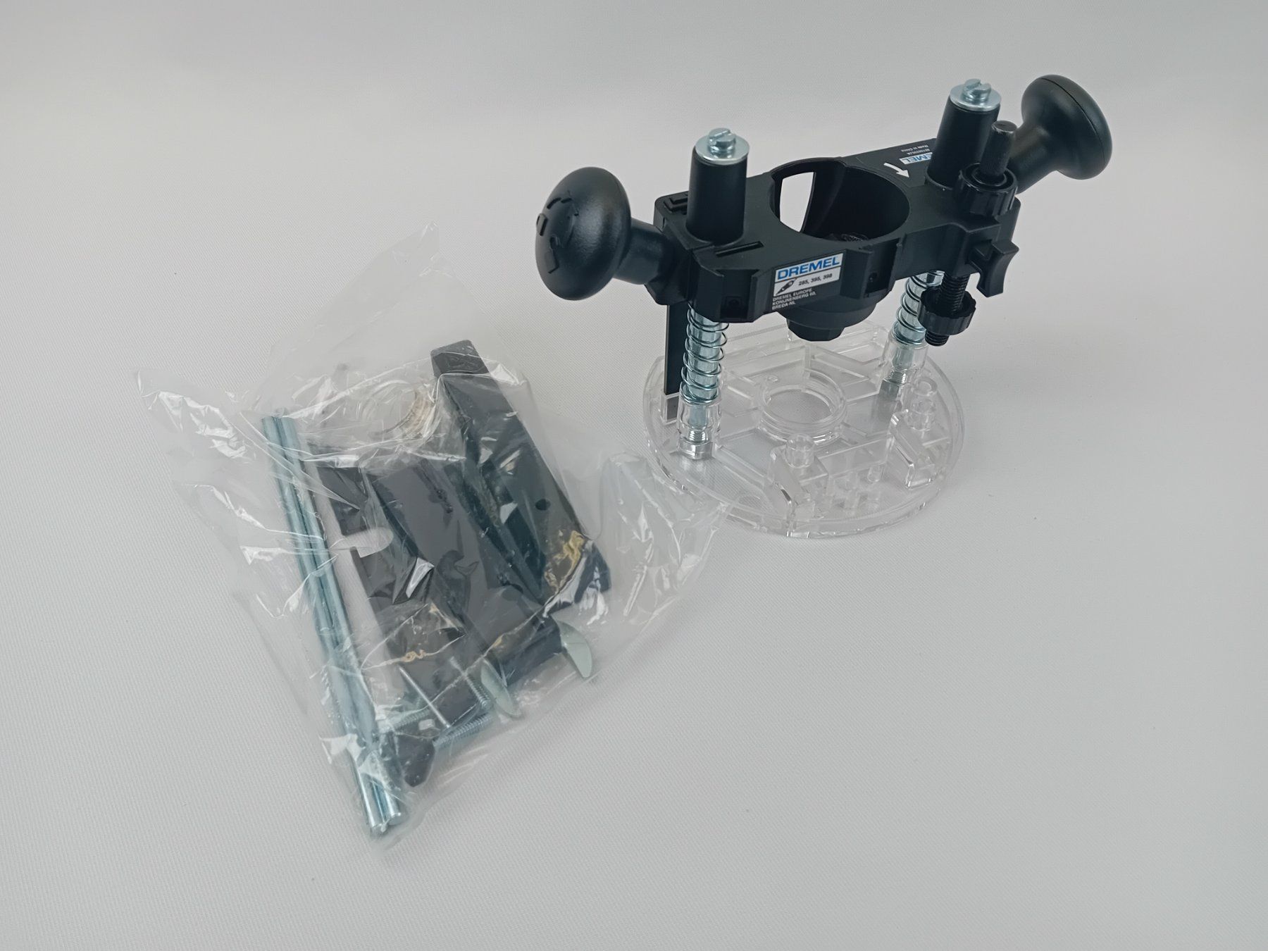 Dremel Alle Werkzeuge: DREMEL Oberfräsen-Vorsatz 335 – Neu (gemäss Beschreibung) aus Beinwil am See von  1