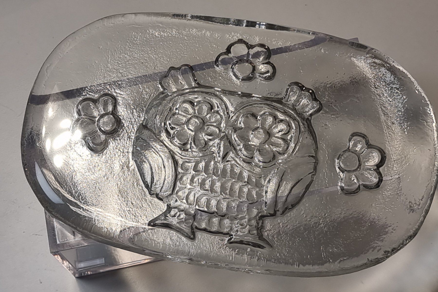 Glasi Hergiswil Servierplatten: neuw: Glasi Hergiswil BUTTERPLATTE GLAS EULE – Neu (gemäss Beschreibung) aus Dürnten von Bachtelsurfer 2