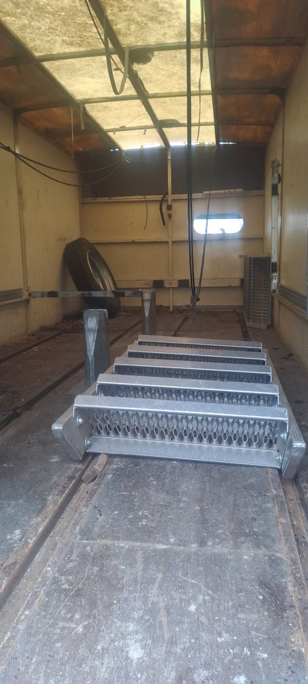 Veicoli commerciali: MOWAG Fourgons V8 Diesel – Difettoso da Riedikon venduto da Samuel5080 5