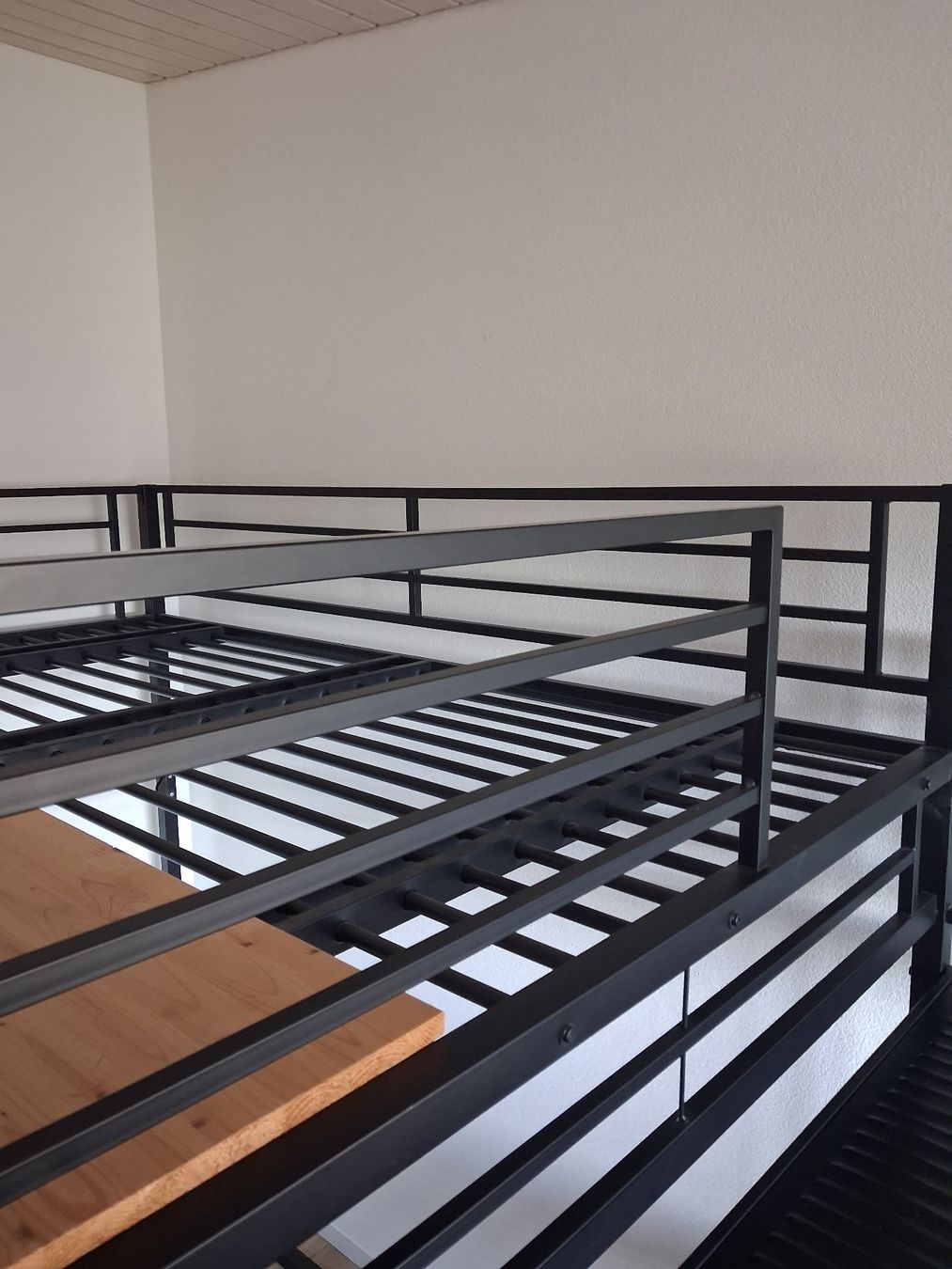 Lits: Lit mezzanine en métal – D'occasion à Thierrens par Tbox 2