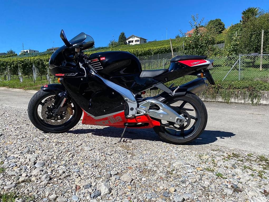 Strada: APRILIA RSV 1000 – Usato da Constantine venduto da Sport4Fun