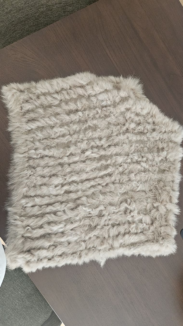 Globus Sonstige Damenmode: Kanienchenfell Poncho von Manor – Gebraucht aus Fällanden von elo_2bjs 1