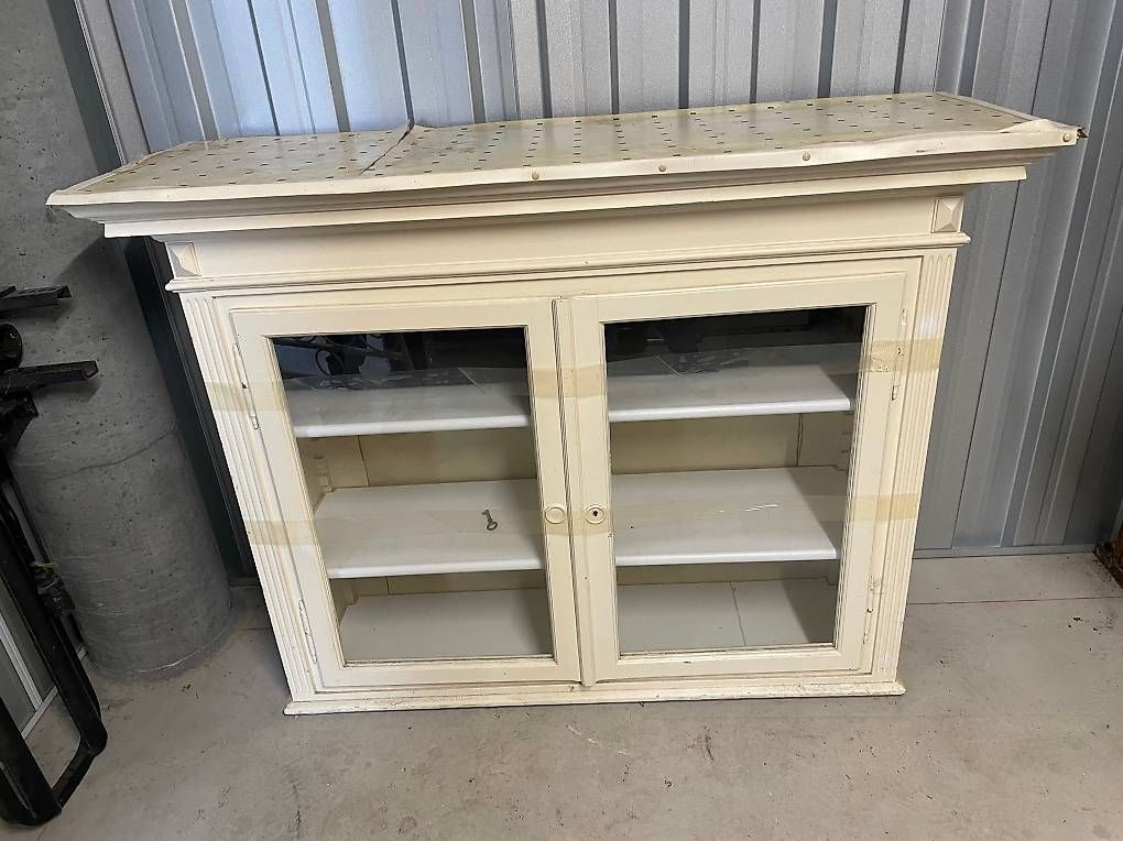 Vitrines: Sideboard/Aufsatz Vitrine mit 2 Glastüre – D'occasion à ¨Zürich par Evi08 1