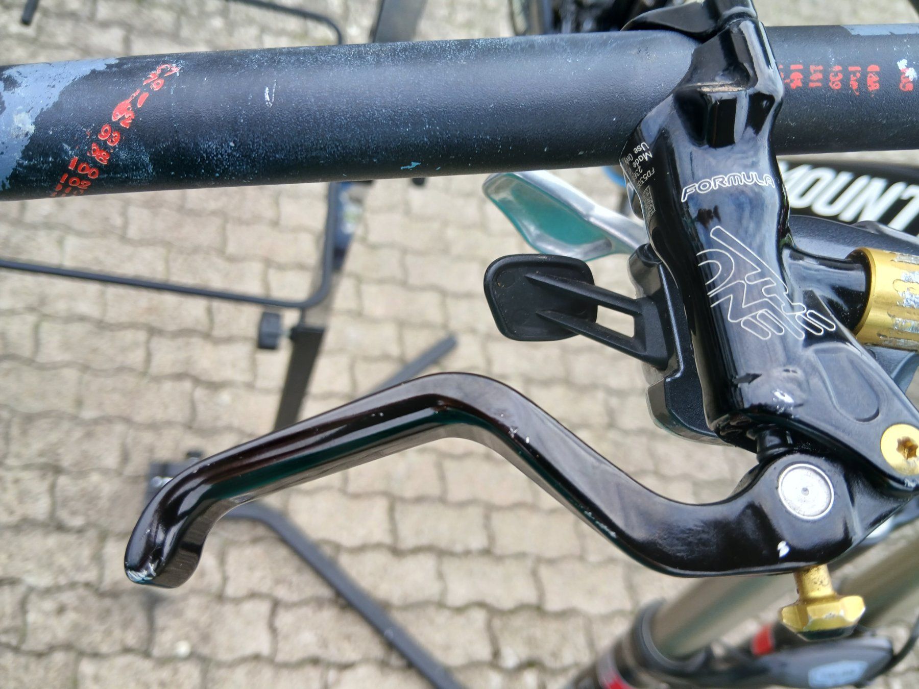 Pezzi di ricambio: Bremsen Set Formular TheOne – Usato da Niederglatt SG venduto da Titanium34 7