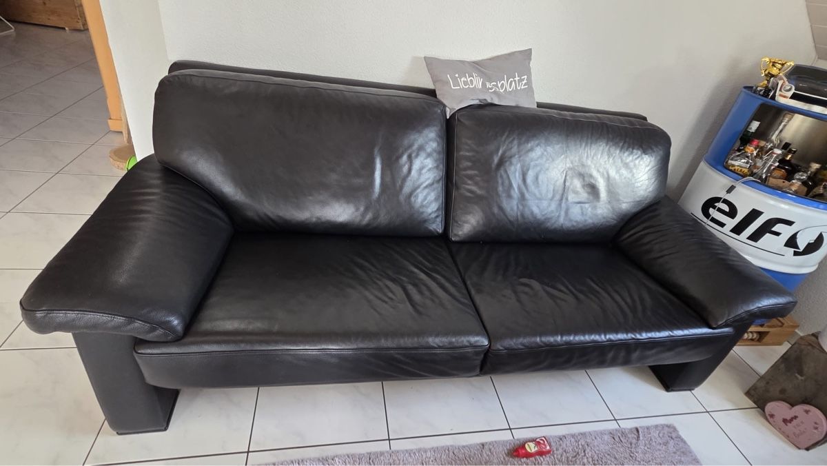 Divani: Leder Sofa schwarz – Usato da Liebistorf venduto da Coyotes