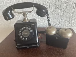 altes, schweres Telefon