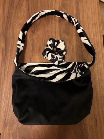 Neu Tasche wendbar Zebra Schwarz Weiss mit Scrunchy