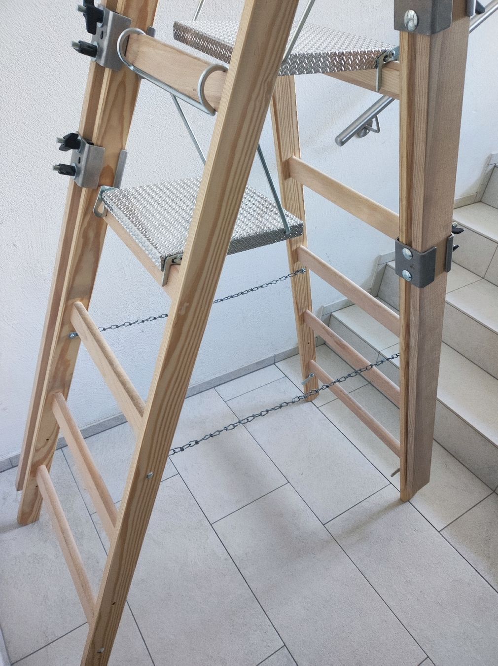 Leitern: Holzleiter/Trittleiter mit 2 Tritten, stabil, wie neu – Gebraucht aus Stäfa von modeflash 5