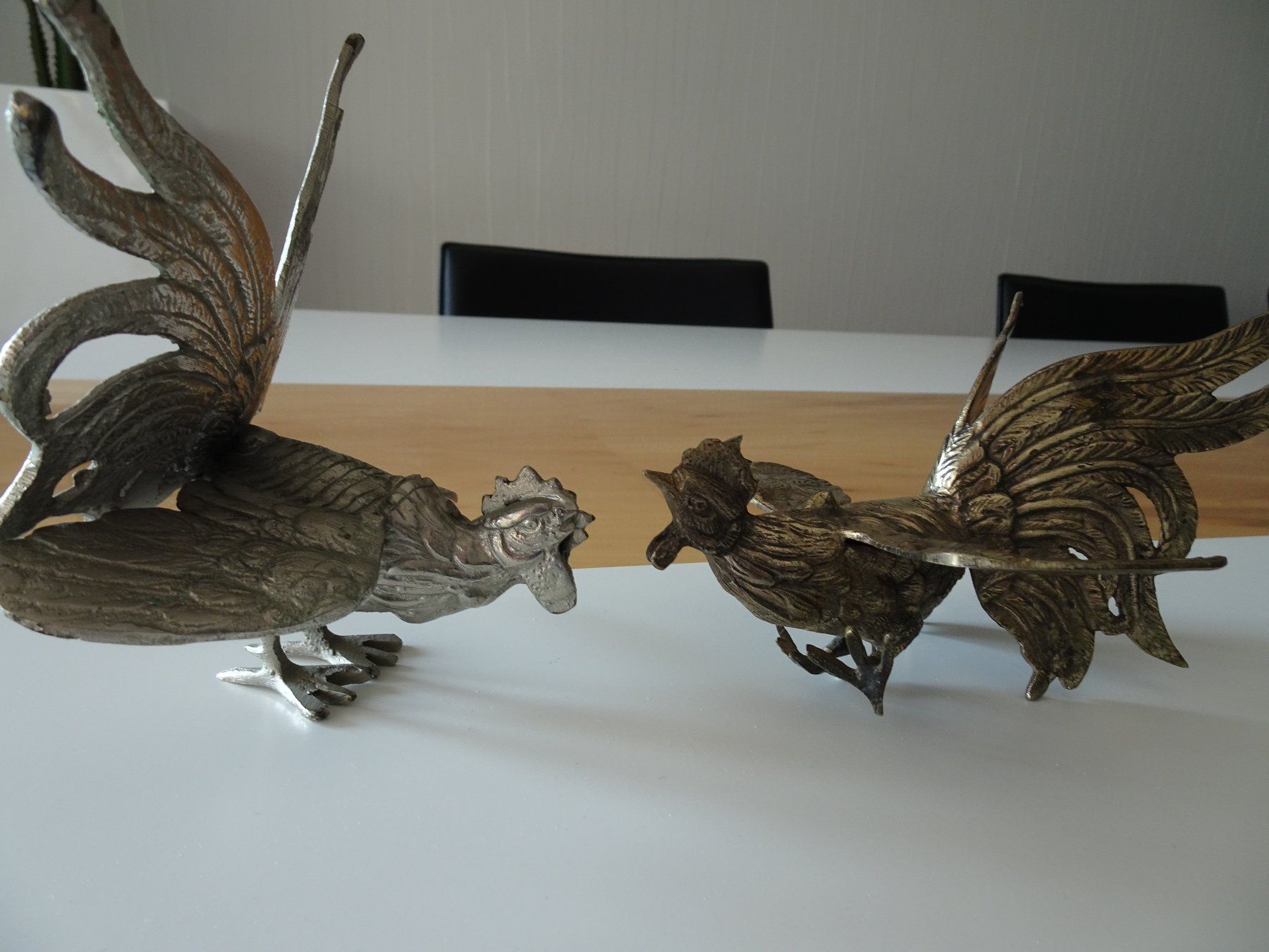 Statuette: 1 Paar Kampfhähne, Metall – Usato da Vitznau venduto da Mina60 1