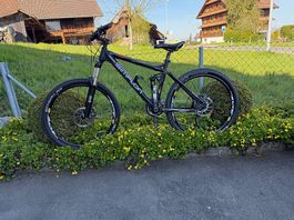 Sehr gepflegtes Mountainbike (Frau) zu verkaufen