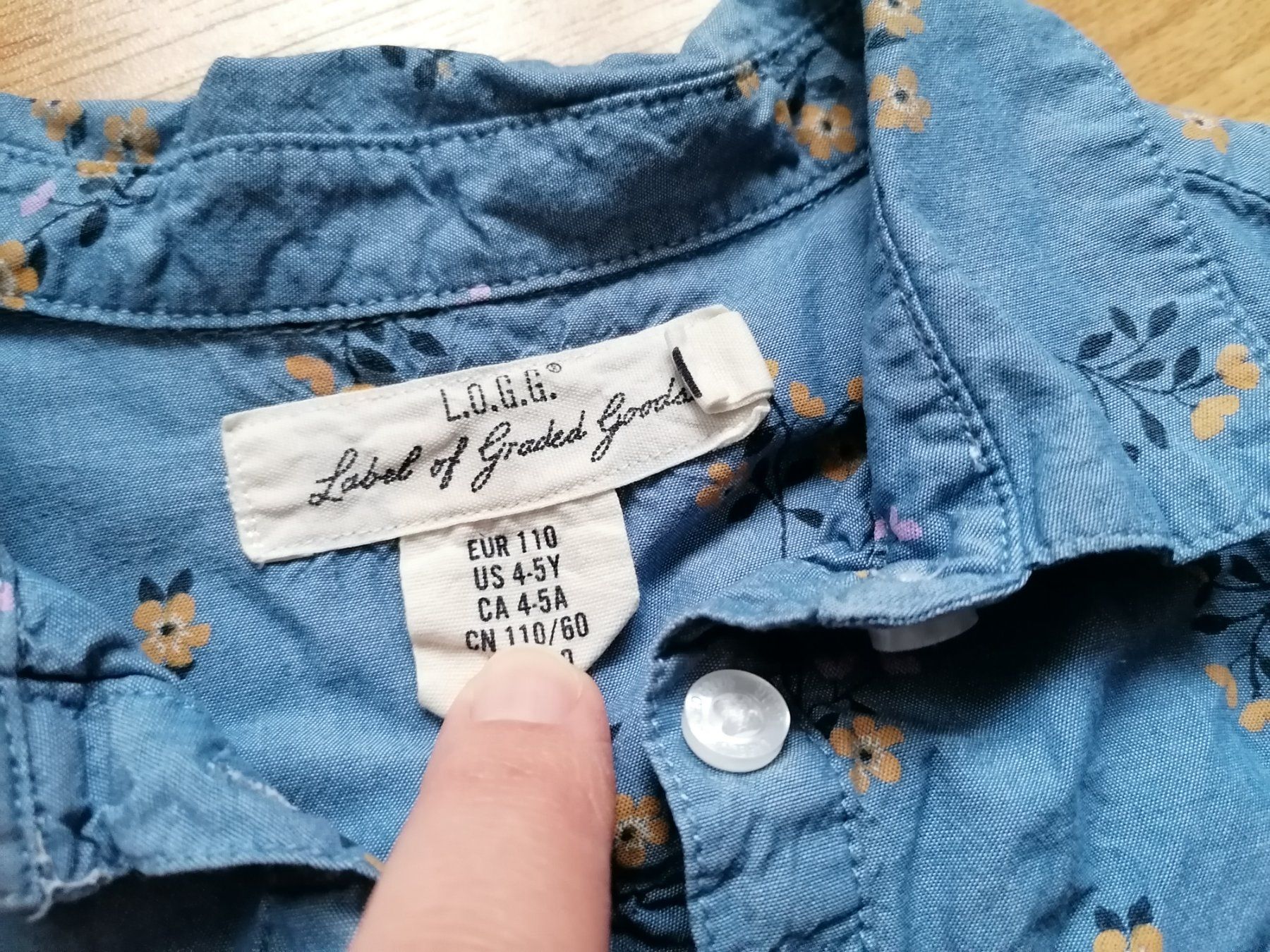 Camicette, T-shirt & Top: Kleidchen / Longshirt Gr. 110 mit Gürtel L.O.G.G. – Usato da Büttikon AG venduto da Amineah 2