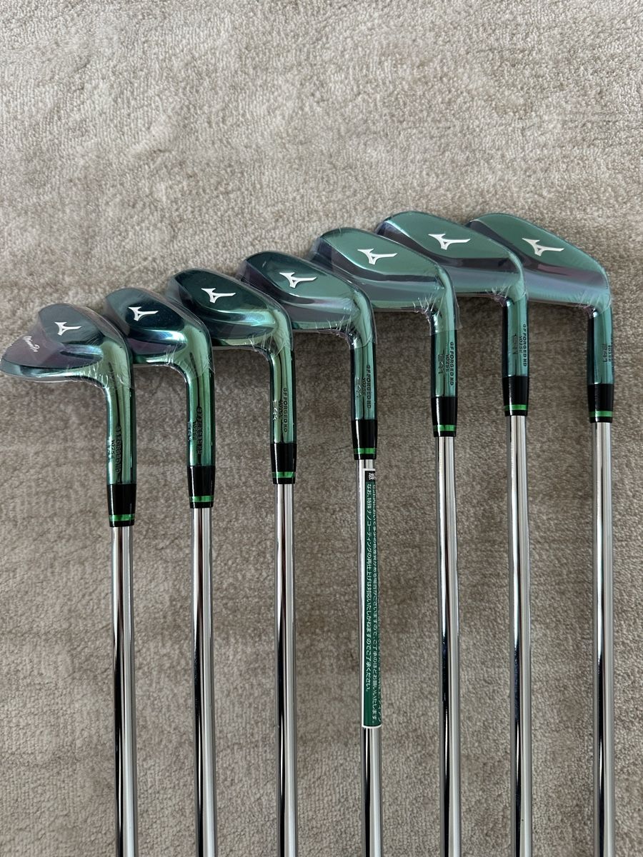 Mizuno Mazze & Set: Mizuno Pro 241 Azalea Edition 4 - PW – Nuovo e nell'imballaggio originale da Unterägeri venduto da Maitrepo