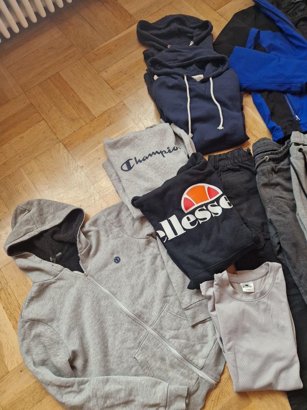 Nike Kleiderpakete & -sets: Kleiderpaket Gr. M – Gebraucht aus Dübendorf von S_reb 3