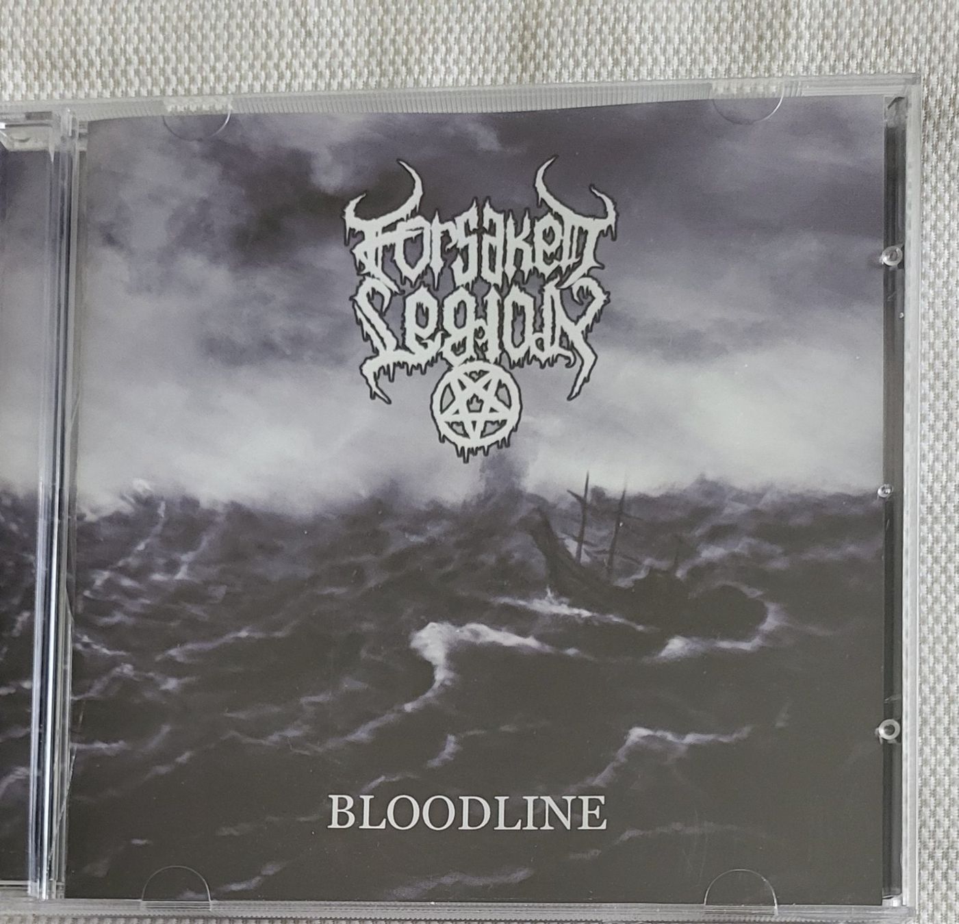 CDs: Forsaken Legion - Bloodline – Gebraucht aus Villars-sur-glane von Epsilonhike