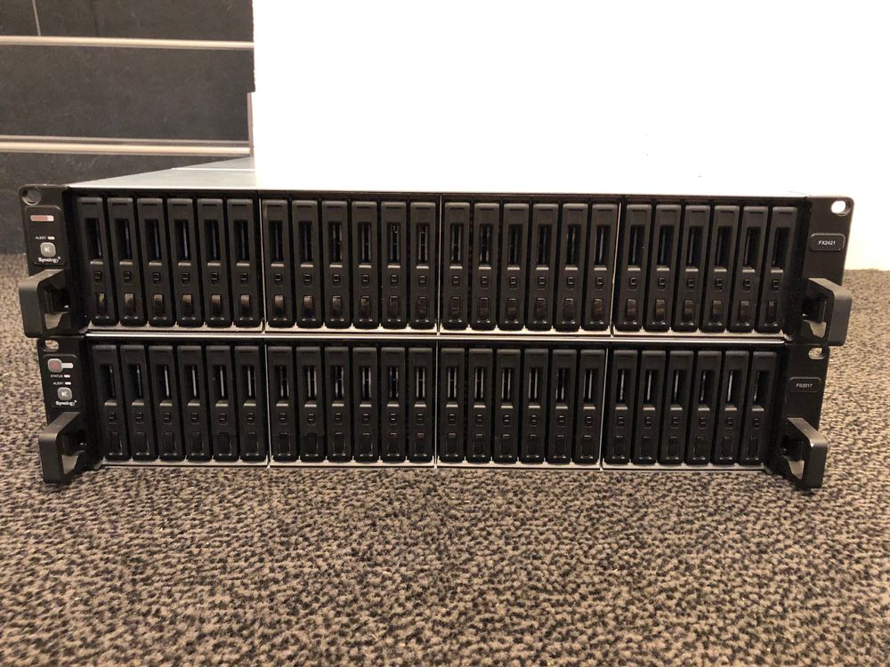 Synology FlashStation FS2017 + Rack Expansion Unit FX2421 (Gebraucht ...