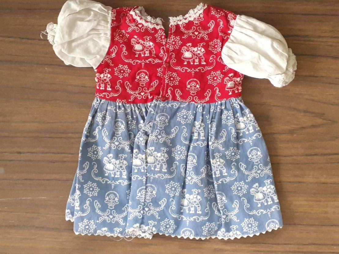 Bambole: Puppenkleid Tracht 1950er – Usato da Mörschwil venduto da lindaswunderkiste 7