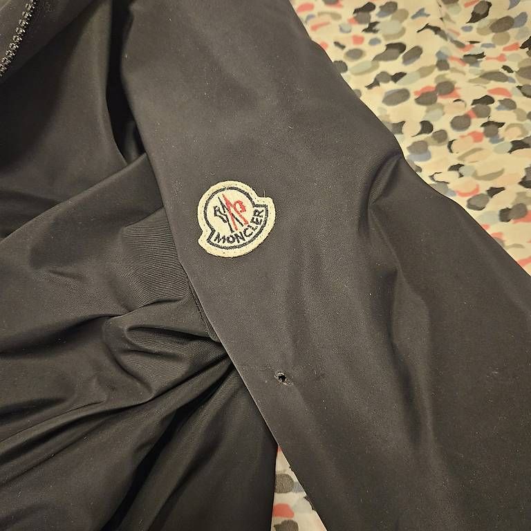 Giacche: Giacca Moncler da riparare – Usato da S. Antonino venduto da Roby2111 1