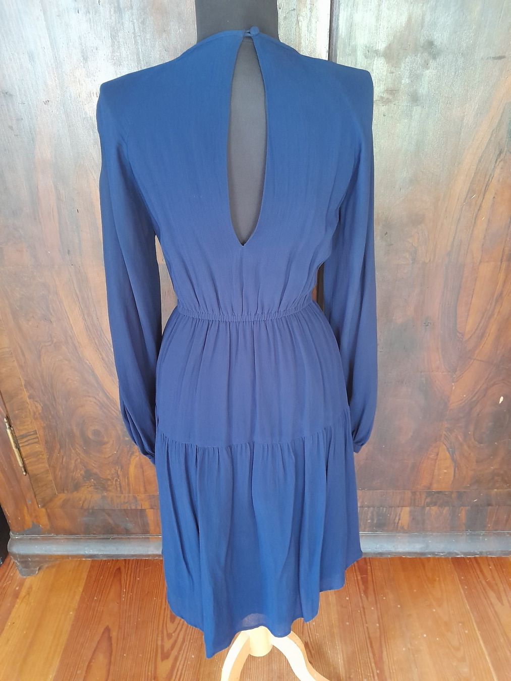 Vestiti: Kleid . mit Perlen bestickt . S . Rückenausschnitt . – Usato da Leuggelbach venduto da schmetterlings-fee 1