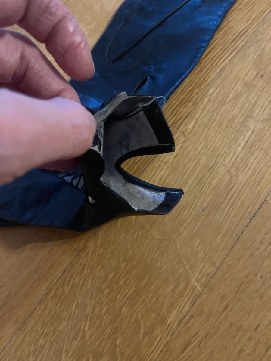 Guanti & manicotti: Handschuhe Schwarze Lederhandschuhe mit Lochmuster Gr. 7 – Usato da Rüschlikon venduto da leo_mwz2 5