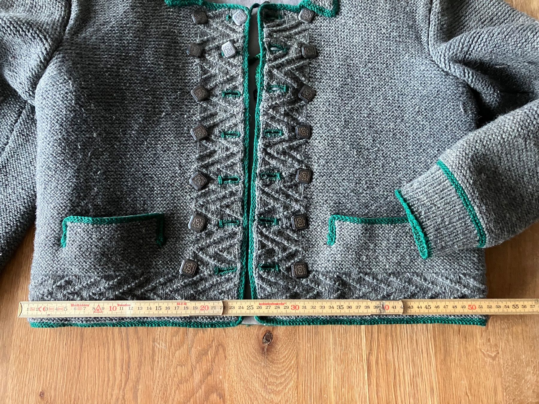 Pullover & Sweatshirts: Toggenburger Tracht Strickjacke Silberknöpfe – Gebraucht aus Waldstatt von breitaxt 4
