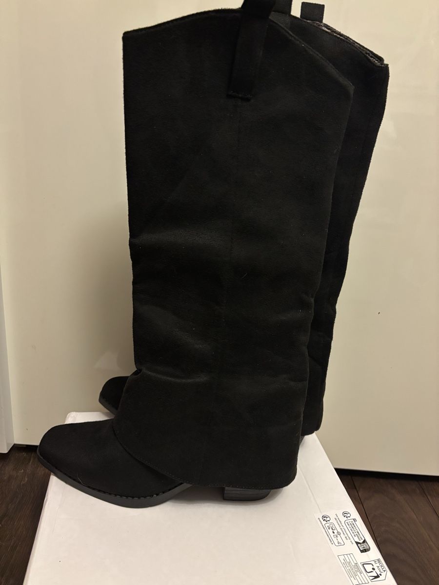Chaussures femmes: Schwarze Stiefel, Damen – Neuf avec emballage d'origine à Arbon par Ursula_566 1