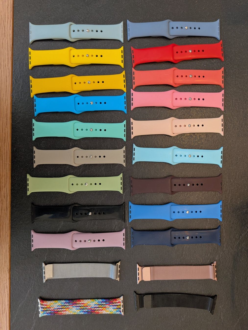 Apple Bracciali & Braccialetti: Set aus 22 Apple Watch Armbändern – Usato da Solothurn venduto da zackweg