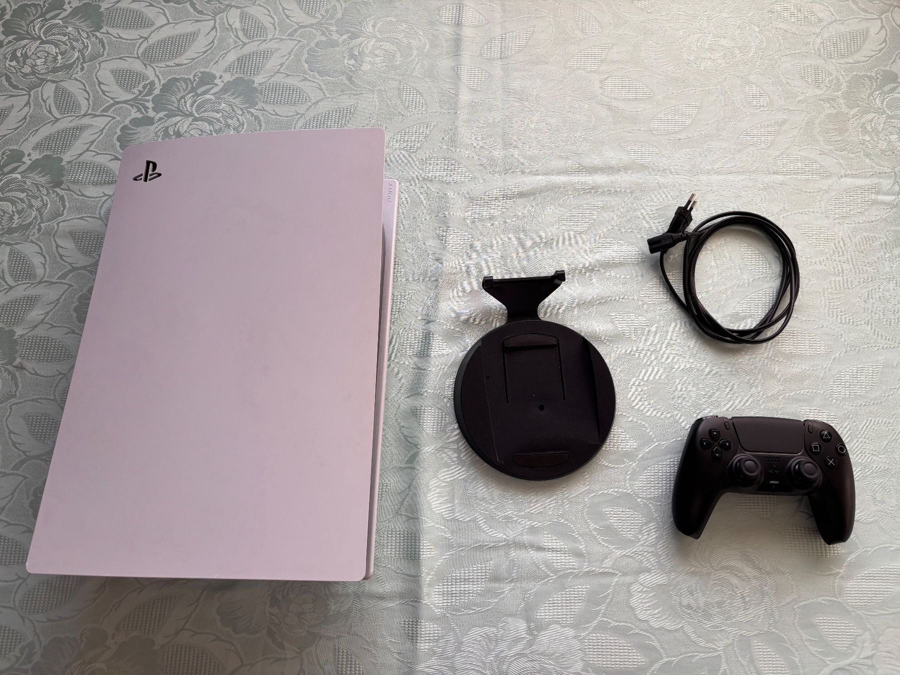 Sony Console: Sony Playstation 5 – Usato da Tägerig venduto da Luri1