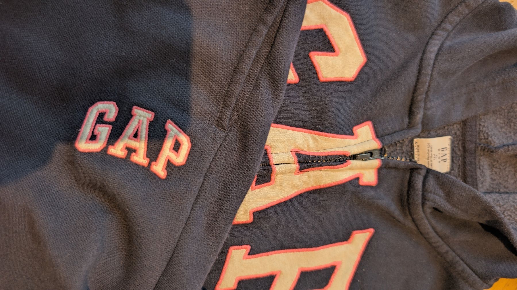 Gap Lotti & Set di vestiti: Gap Hoodie – Usato da Stäfa venduto da Viviane77 2