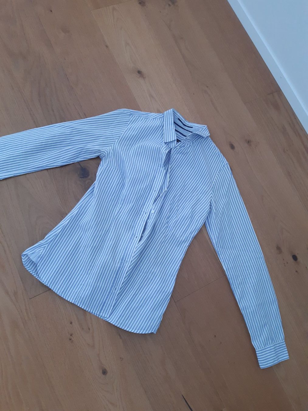 Massimo Dutti Chemisiers: Bluse Massimo Dutti 36 – Neuf (Voir description) à Nebikon par Haidihooo