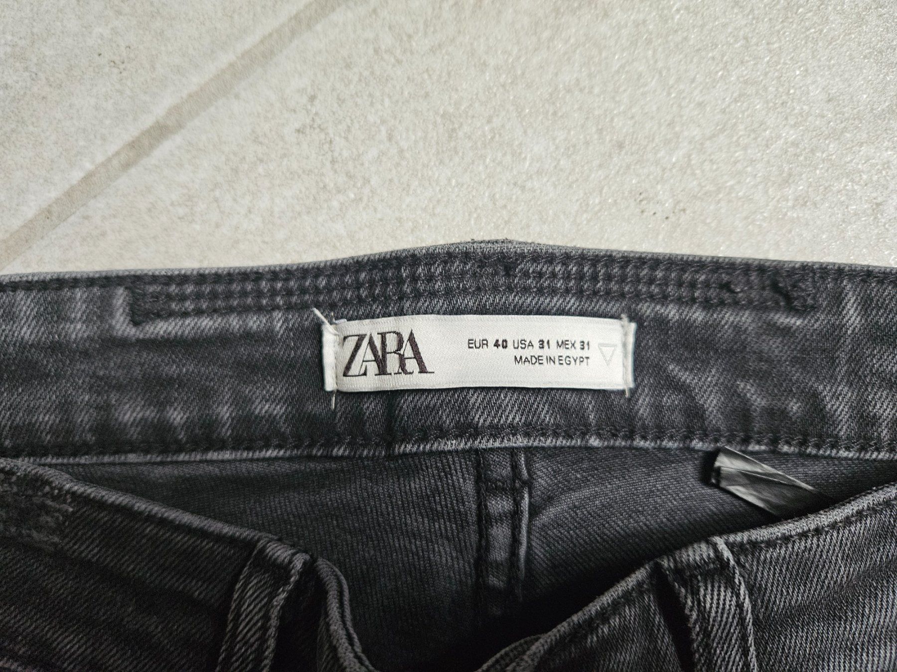 Zara Jeans: Zara Jeans Destroyed Look Gr. 40 Schwarz – Usato da Unterkulm venduto da Sani78 1