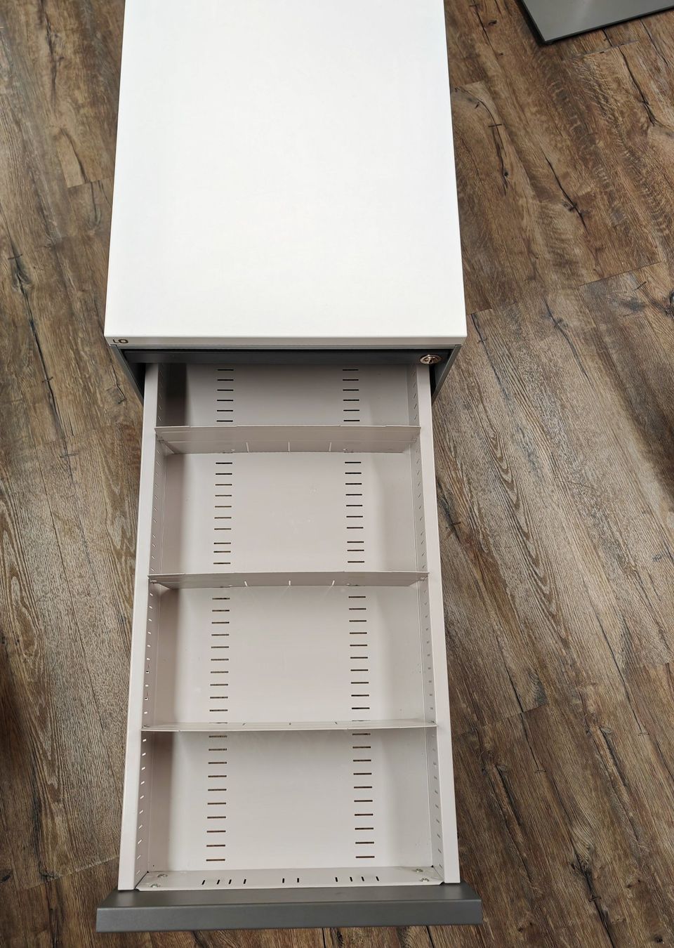 Lista Korpus: Lista Office LO Korpus - 80 x 40 – Gebraucht aus Pfäffikon SZ von smartswiss17 3