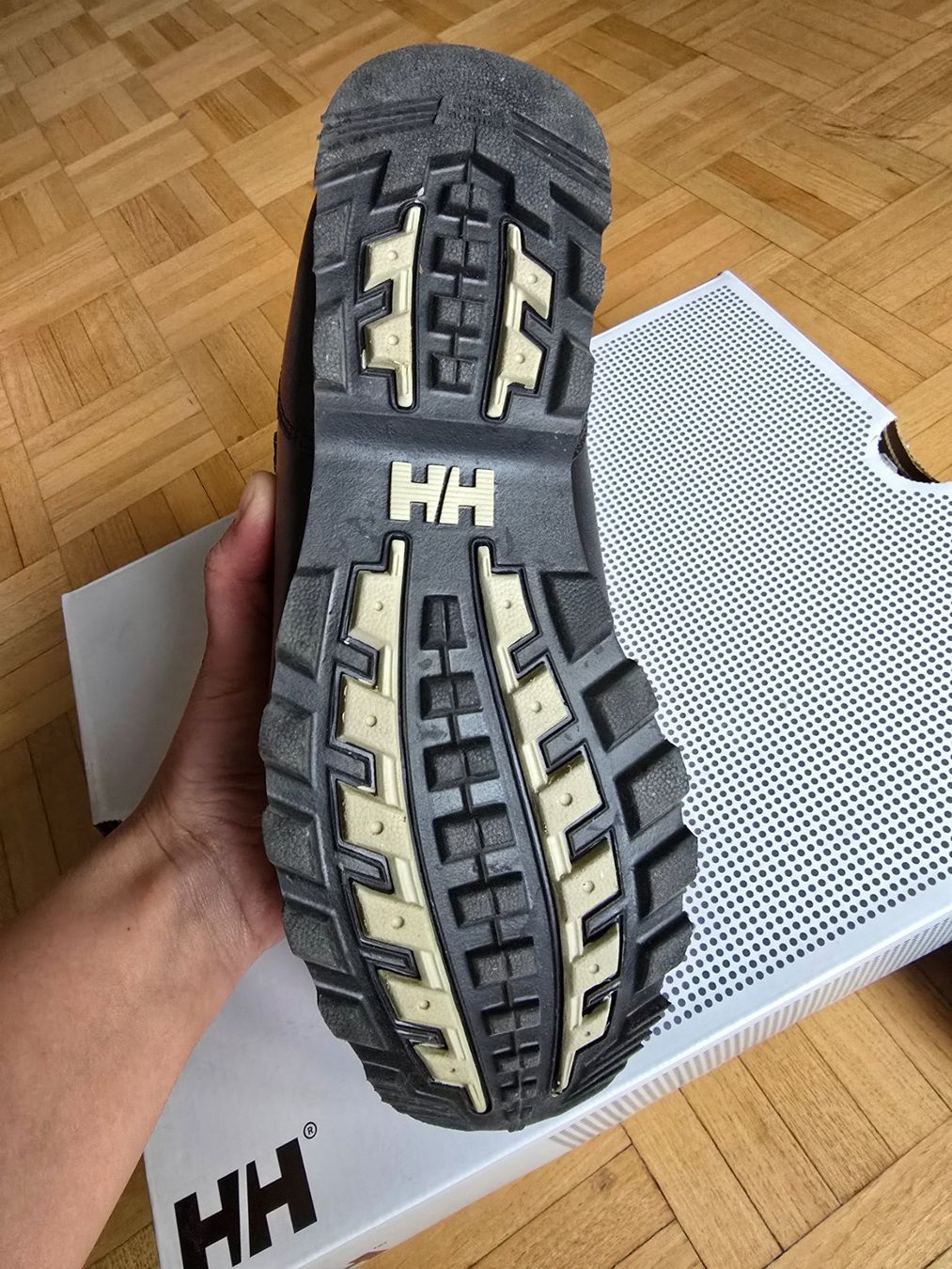 Helly Hansen Scarpe da donna: Helly Hansen Damen Winterschuhe Gr.37 – Usato da Eglisau venduto da zti_96kb 1
