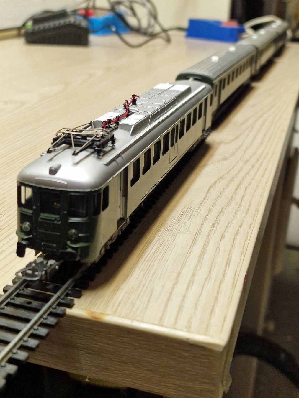 Lima Modellini di ferrovie: LIMA 1435 SBB RBe 4/4 Triebwagen mit wagons – Usato da Herzogenbuchsee venduto da ioa_zcm6 8