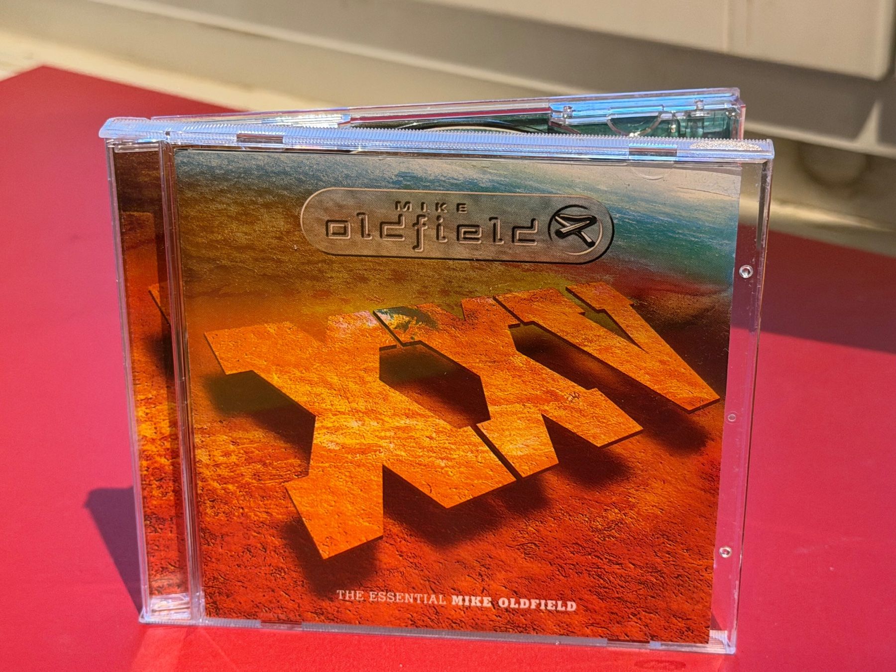 CD: Mike Oldfield - XXV: The Essential - KA02C – Nuovo (secondo la descrizione) da Küsnacht ZH venduto da Jazztilldawn