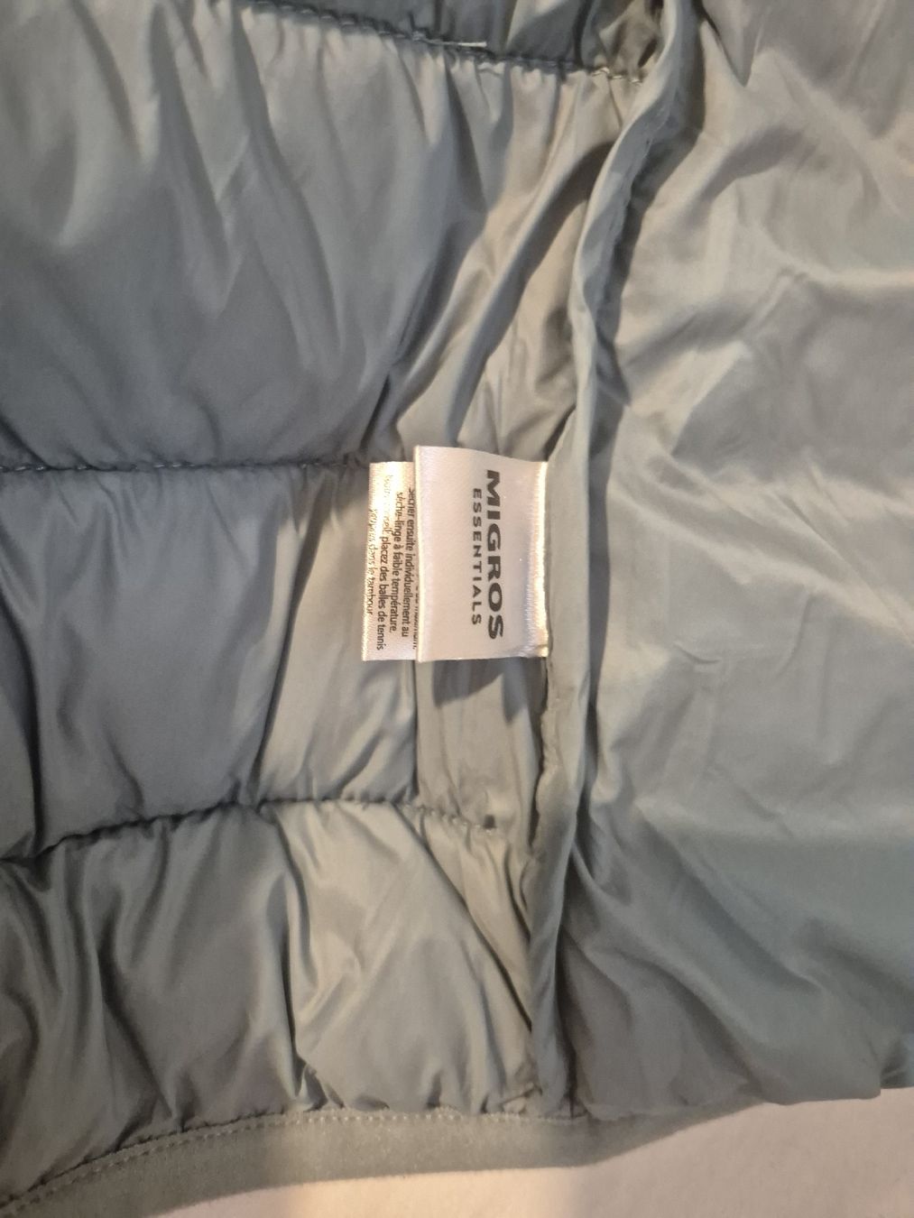 Gilet & Giacche senza maniche: Steppweste Migros Essentials hellblau Grösse M neuwertig – Usato da Zürich venduto da Drago670 3
