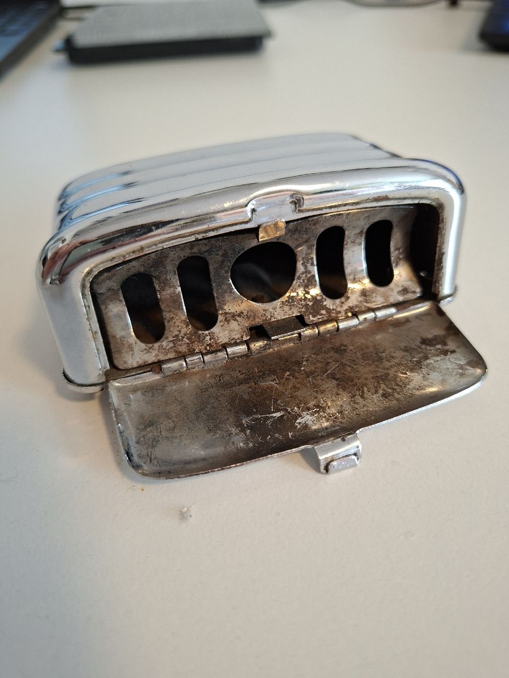 Tutti i ricambio: Aschenbecher Oldtimer Saurer RH VW T1 – Usato da Chur venduto da bananaaa 4