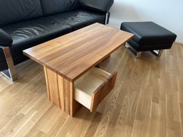 Couchtisch Nussbaum mit Schublade guter Zustand