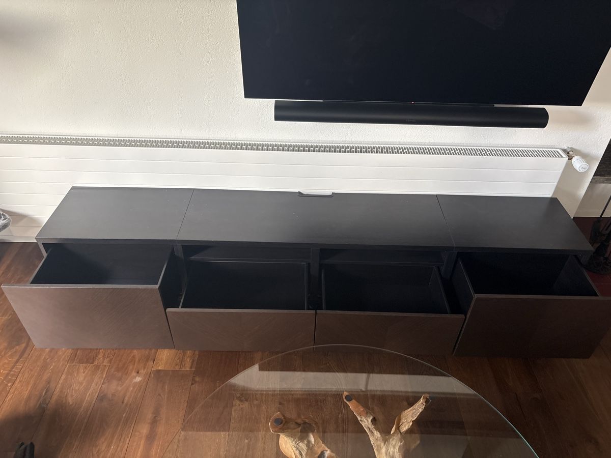 Ikea Mobili TV: Fernsehmöbel – Usato da Winkel venduto da SeviBuechi89 2