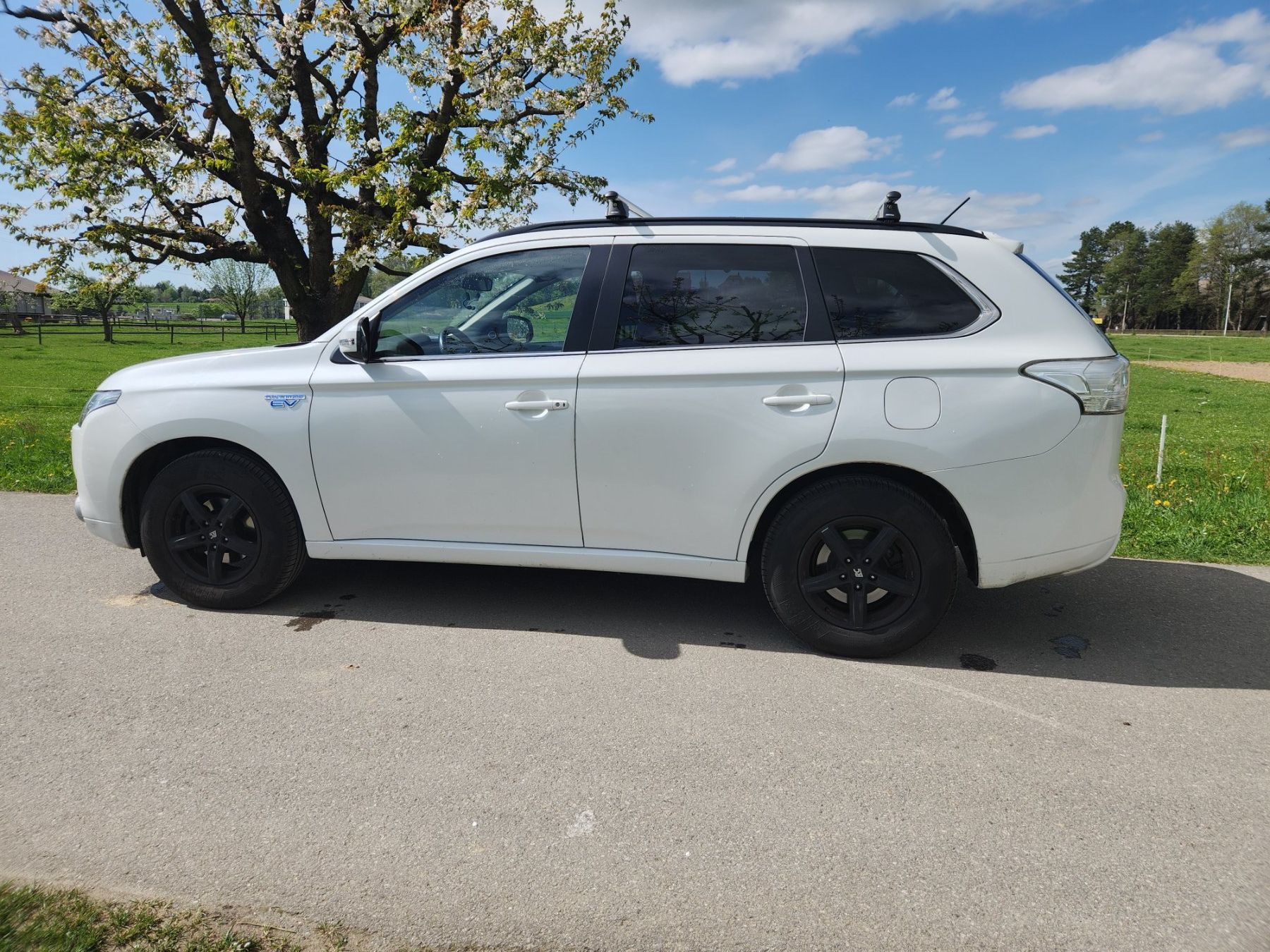 Mitsubishi Automobili: Mitsubishi Outlander PHEV – Usato da Ostermundigen venduto da wasco71 2