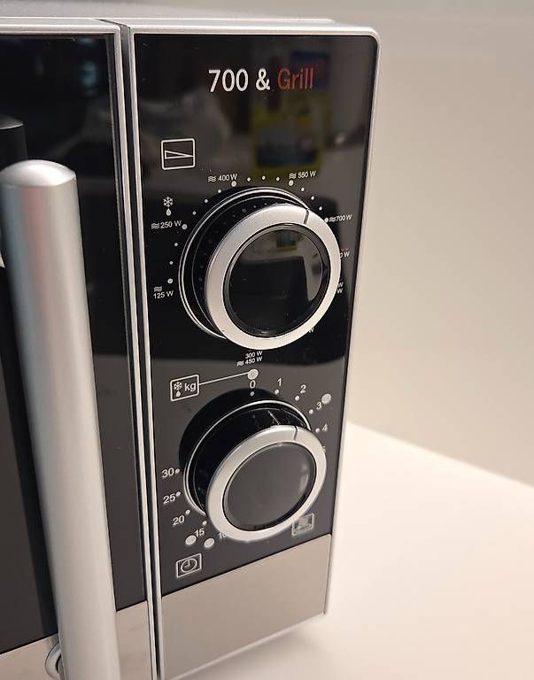 Forni: 2-in-1 Mikrowelle mit Grillfunktion Severin MW7874, NP 138.- – Usato da Zürich venduto da flavoured 1