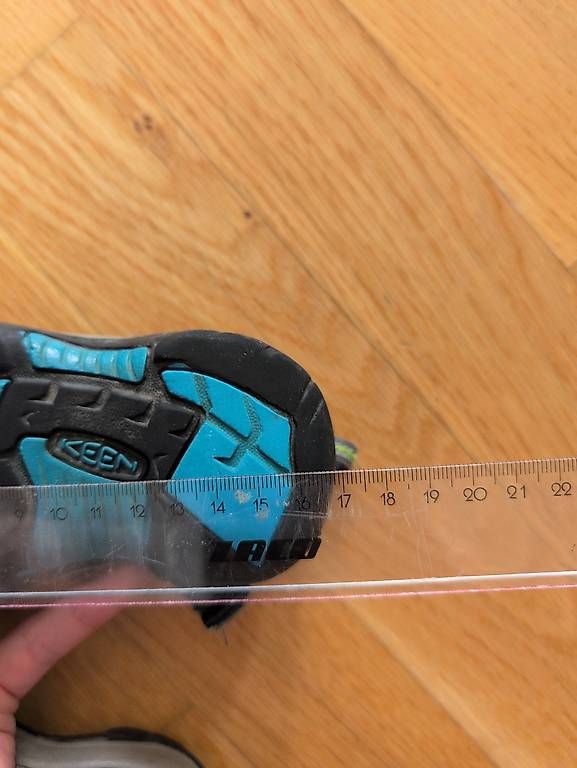 Schuhe für Jungen: Sandalen Keen – Gebraucht aus Zürich von Dory12 1