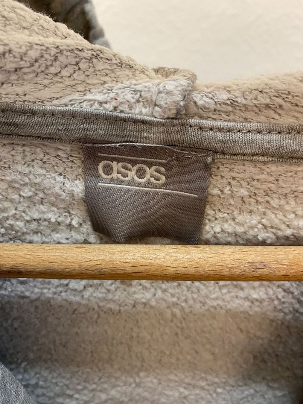 Asos Maglioni & Felpe: Asos Pullover mit Kapuze aus Baumwolle grau Gr. 48 – Usato da Pratteln venduto da a23_j2gs 4