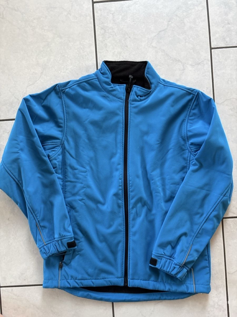 Jacken: Softshelljacke James & Nicholson blau  Grösse XXL neu – Neu (gemäss Beschreibung) aus Nottwil von wasserlufterde