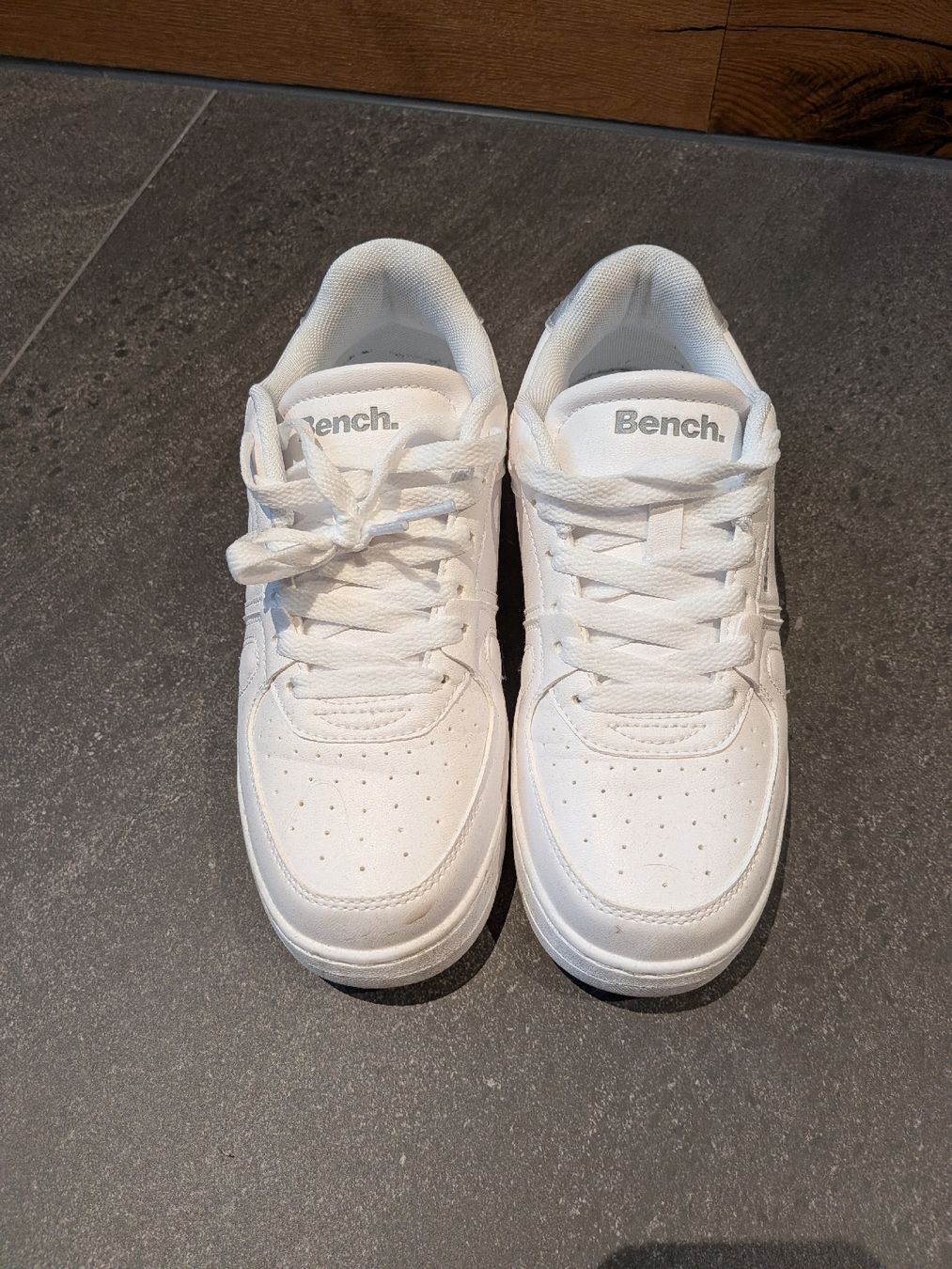 Bench Scarpe da donna: Sneaker Bench weiss Grösse 39  – Usato da Ebnat-Kappel venduto da Fini1000