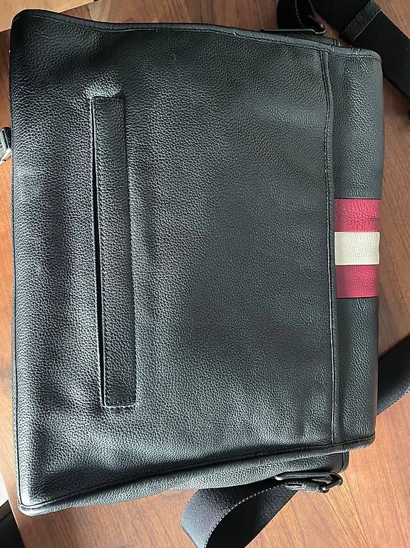 Sacs: Original Bally Crossbody / Laptop Bag – D'occasion à Witterswil par ArtizanAudio 2
