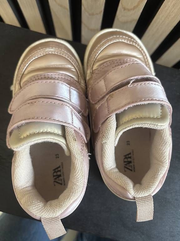 Chaussures filles: Sneaker Zara Gr.23 – D'occasion à Benken ZH par kbu_n2fl 1