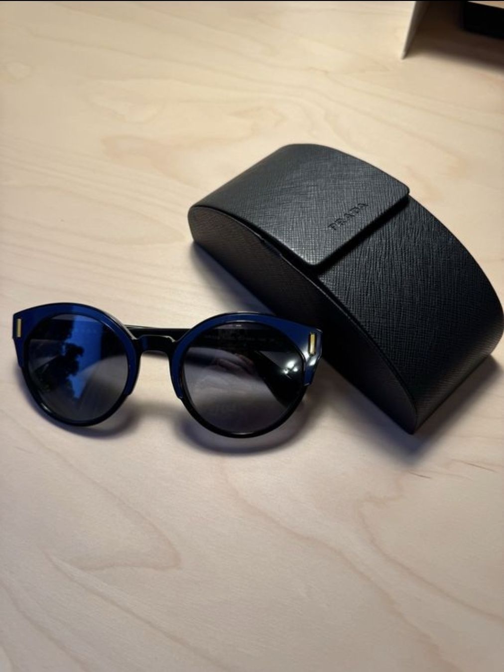 Prada Occhiali & Lenti: Lunettes de soleil Prada – Usato da Lausanne venduto da Cognitia 1